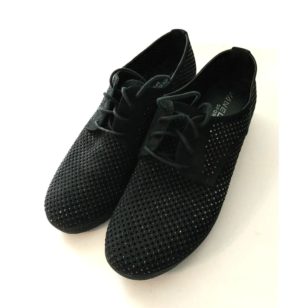 Vaneli Sport Womens Black Sneakers Laceup Shoes fit like 7 narrow, shoe says 7.5